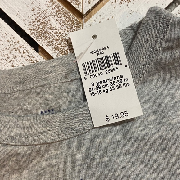 BNWT Gap Christmas Truck shirt - Picture 2 of 2